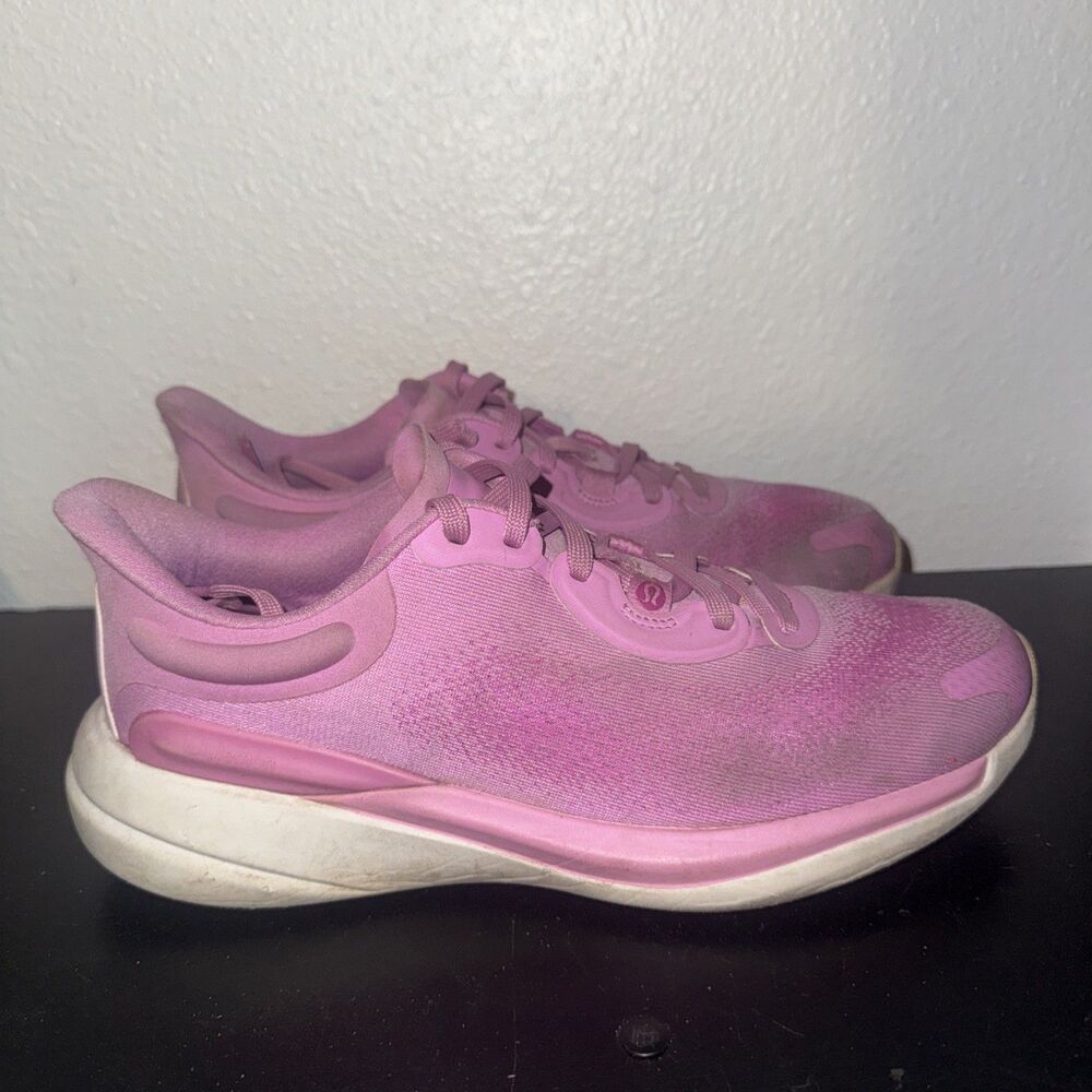 Lululemon Chargefeel 2 Workout Low Running Shoes Sneakers Womens Size 8.5
